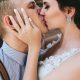 primer-plano-de-recien-casados-besandose-apasionadamente_1153-47