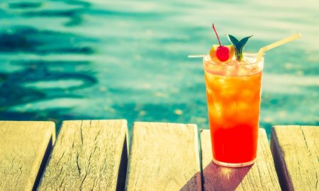 naranja-partido-rojo-playa-de-la-bebida_1203-5801