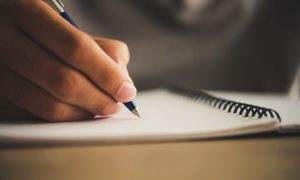 dedos-en-cuenta-llenado-periodista-informe_1150-1044